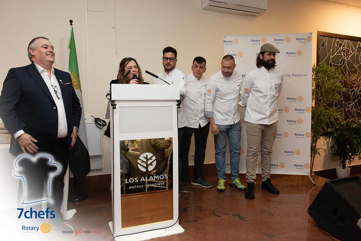 Reconocimiento a los cocineros participantes.